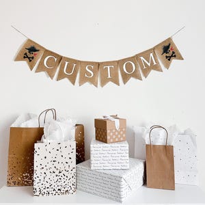 Decoraciones para fiesta pirata, bandera personalizada de calavera y huesos cruzados, pancarta pirata, cumpleaños pirata, pancarta de arpillera, añade un nombre personalizado