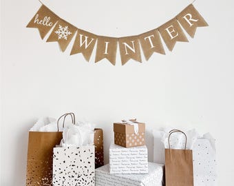 Impreza w zimowej krainie czarów | Znak „Witaj, zima” | Baner na baby shower z płatkami śniegu | Baner jutowy | Dekoracje sezonowe | Motywy przyjęć świątecznych |