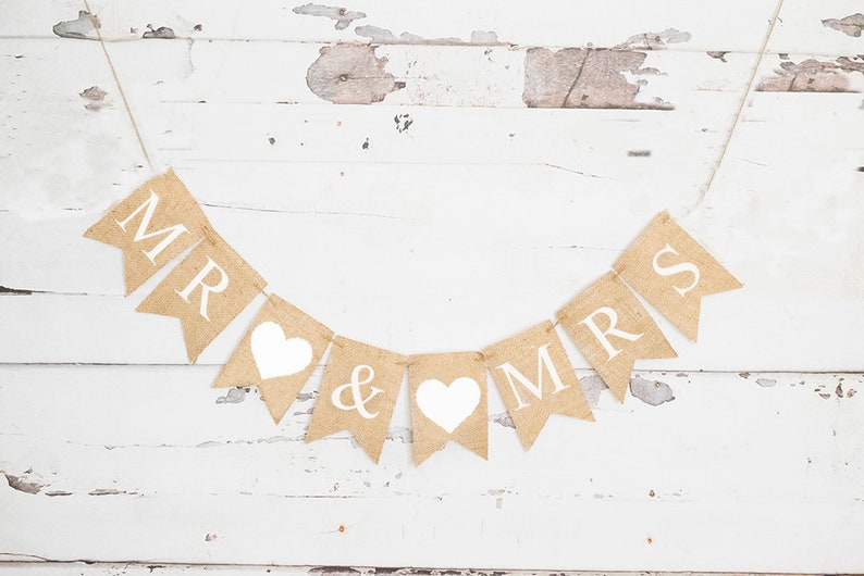 Mr and Mrs Banner Wedding Baner B709 Wedding Decorations Wedding Photo Prop Wedding Decor White Heart Mr /& Mrs Banner