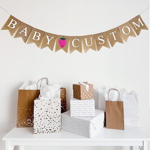 Feestdecoraties aardbei | Fruit babyshower |  Babyaankondiging | Het is een meisje | Zoet Bes | Gepersonaliseerde banner | Geslachtsbepaling |