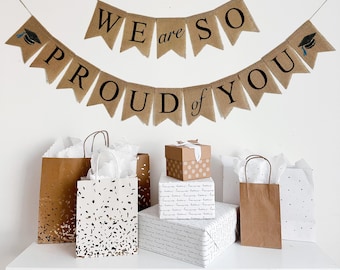 Decoraciones de graduación / Pancarta "Estamos muy orgullosos de ti" / Fiesta de graduación / Clase de 2026 / Decoraciones para fiesta de graduación / Estudiantes universitarios