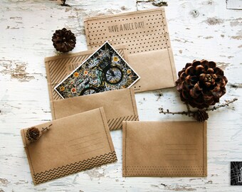 Set van 5 handgemaakte Envelopes_Rustic_Industrial_Retro Style_Vintage paper_sewn met een yarn_Text inside_Ecological enveloppen