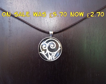swirl necklace, swirl pendant, bronze necklace, bronze pendant, filigree necklace, filigree cameo