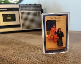 Fita cassete vintage de 1988 com os maiores sucessos de The Judds - Country retrô