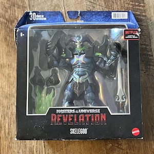 Mattel - Masters Of The Universe - SKELEGOD Action Figure - complete Original Box - 8” SKELETOR Figure MOTU Revelation