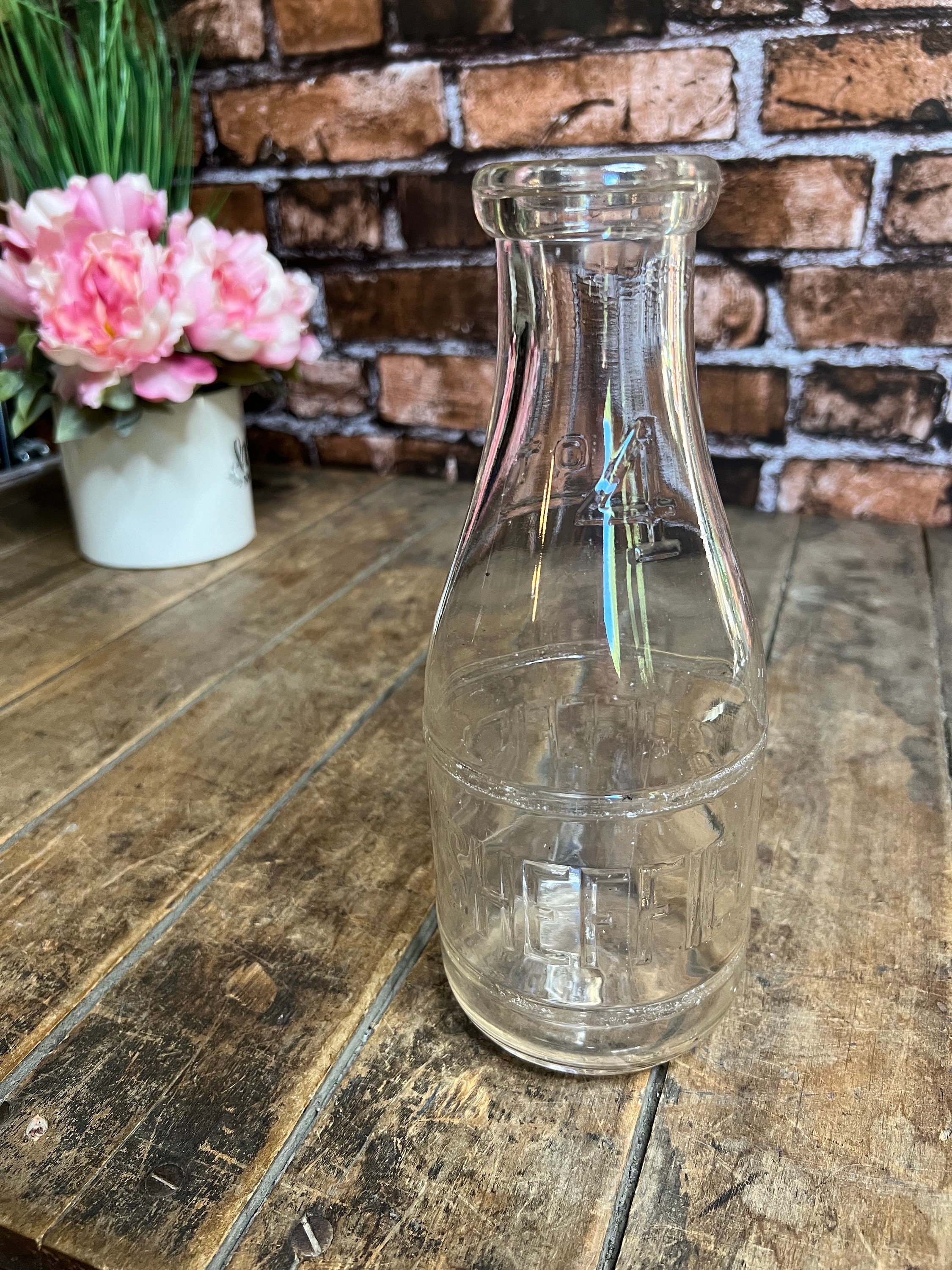 エンボス加工 牛乳瓶 1930年代のアンティーク シェフィールドファームズ エンボス加工ガラス