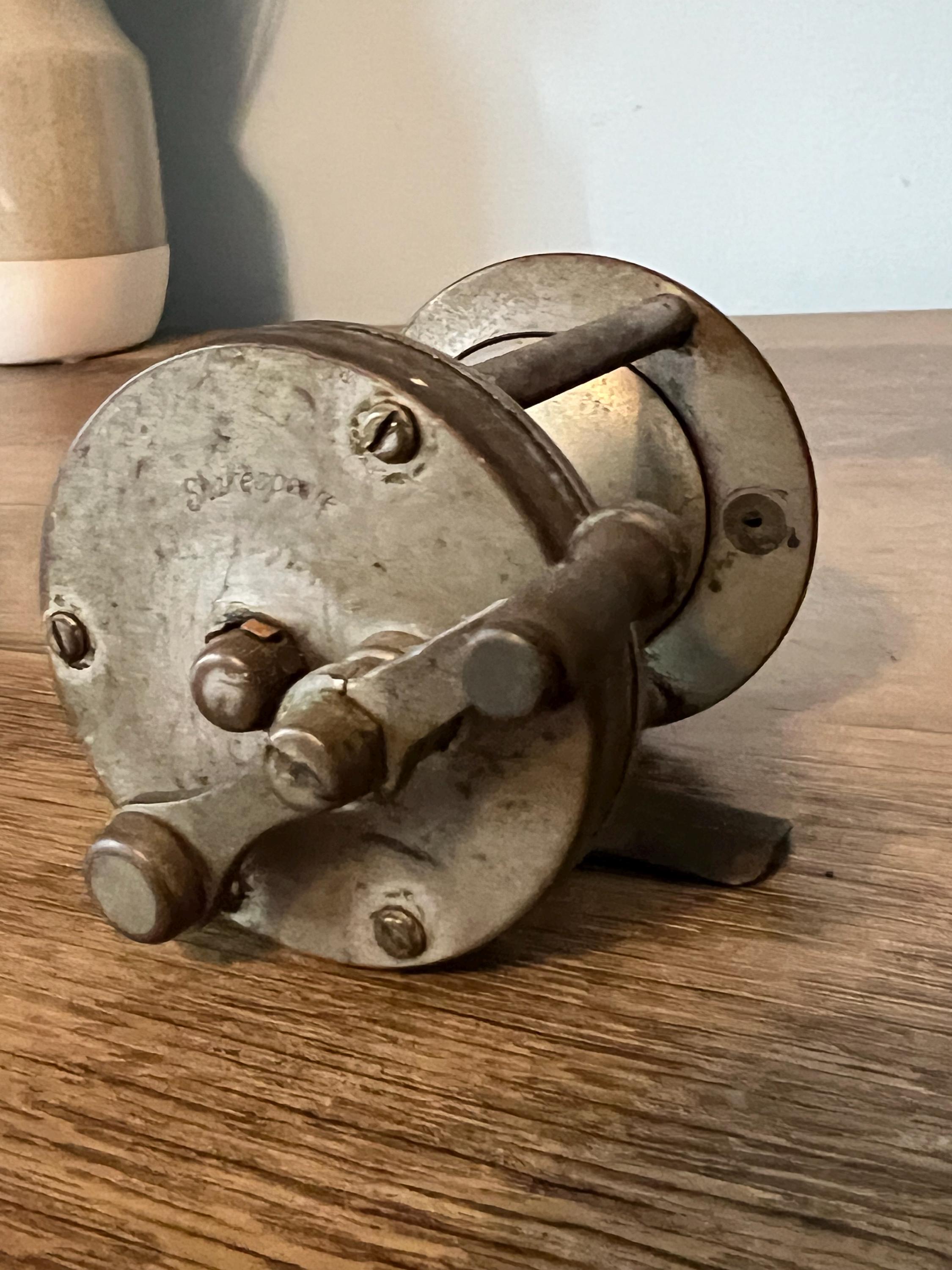 Moulinet de pêche au vent vintage Shakespeare 1960 modèle