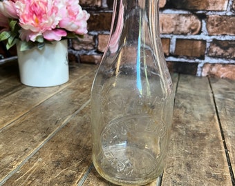 Antike 1930er Dewey Carr Farm Milchmilchflasche – Orange County Warwick NY – Hergestellt in den USA – Vintage Milchflasche aus geprägtem Glas