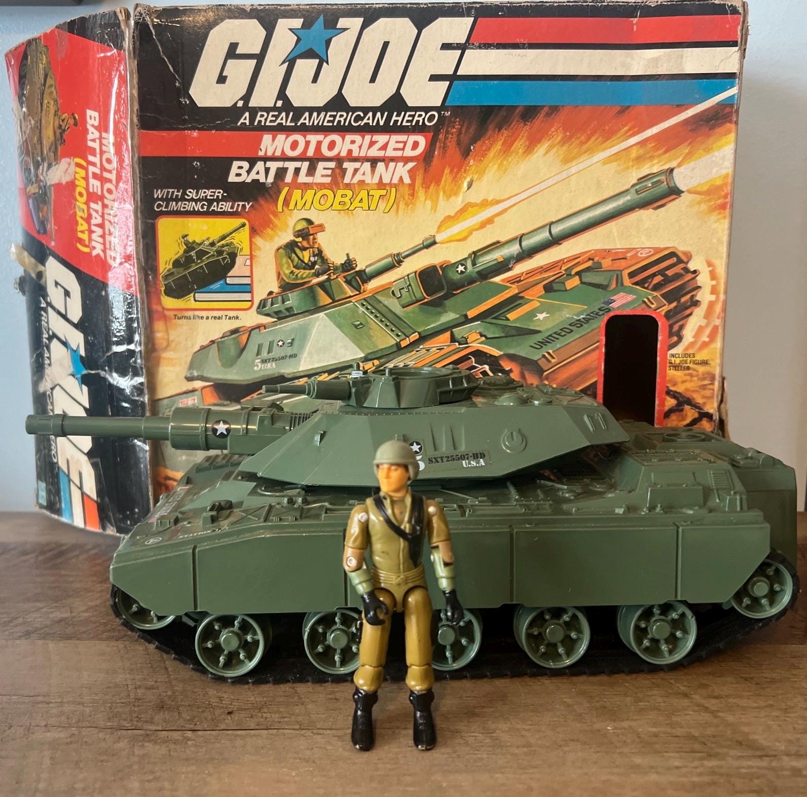 Vintage 1982 GI JOE MOBAT Battle Tank & 1983 Steeler Figure