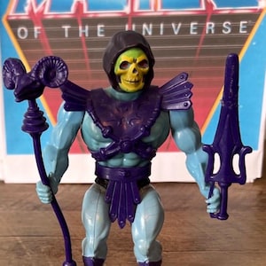 1982 Mattel - Masters Of The Universe - SKELETOR Action Figure Complete with accessories- MOTU