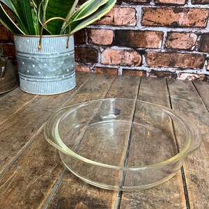 Vintage 1950s PYREX #221 okrągła forma do ciasta 8” - przezroczysta głęboka forma do zapiekania ciasta - zabytkowe naczynia do gotowania i pieczenia - wyprodukowano w USA