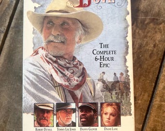 その他 Lonesome Dove Making of an Epic [VHS] Lonesome Dove - The Making of An Epic (VHS, 1991) Sealed