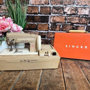 Vintage 1950s Singer Sewhandy Electric Sewing Machine & Cary Case - Made in Great Britain - NOT Working for Parts or Repair