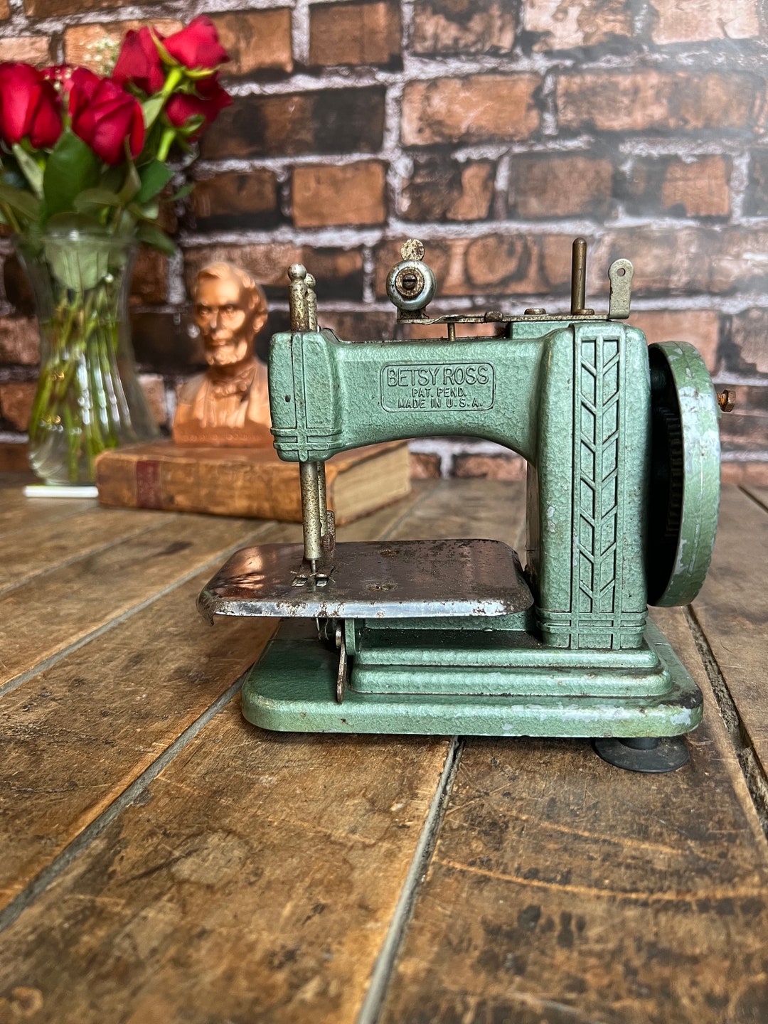 Vintage 1950s Betsy Ross Miniature Portable Sewing Machine Gibralter MFG Co. NJ Made in USA Etsy