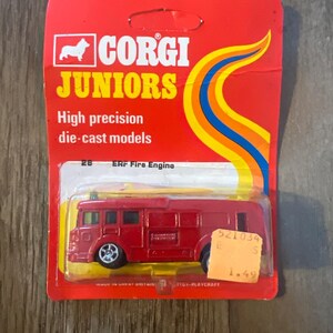 1976 Corgi Juniors - ERF FIRE ENGINE #26 - Cartão original lacrado - Mettoy Playcraft feito na Grã-Bretanha. Modelos de fundição de alta precisão