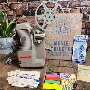 Vintage 1970s Holiday 8mm Movie Projector- Mansfield Industries Inc Spring Grove Minn - Made in USA - Original Box & Instructions