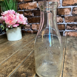 Antique 1930s Dairylea Dairy Men’s League Co-Operative Association Inc - Made in USA - Dairy Farm - Vintage Glass Milk Bottle