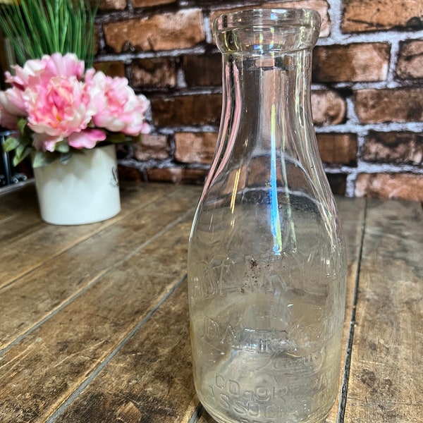 Antique 1930s Dairylea Dairy Men’s League Co-Operative Association Inc - Made in USA - Dairy Farm - Vintage Glass Milk Bottle