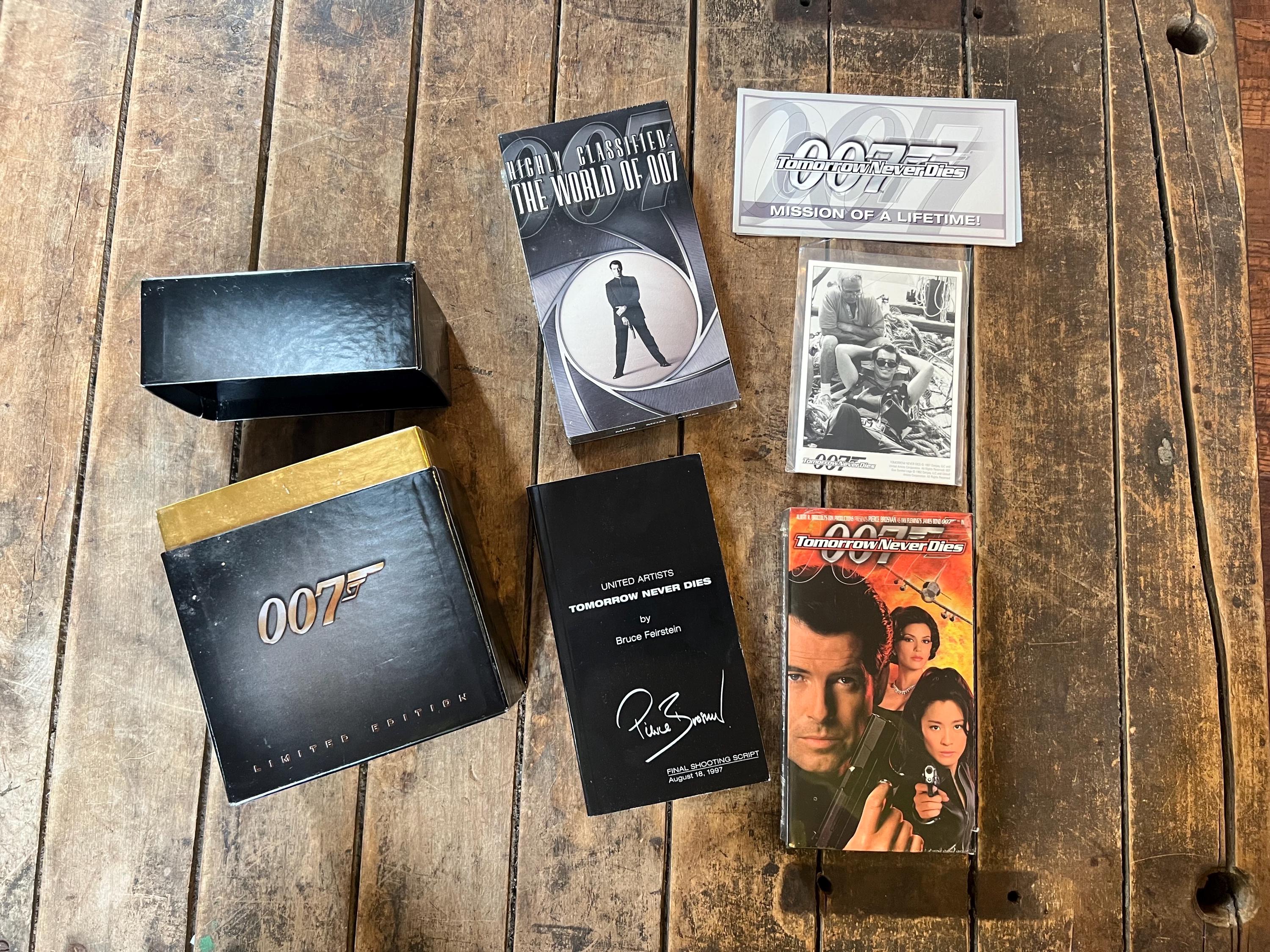 James bond books set - Etsy 日本
