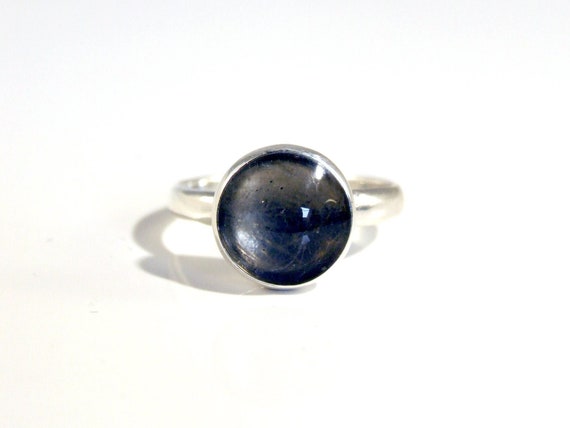 Sterling silver ring with round resin stone (10x10mm) - hair or pet ashes