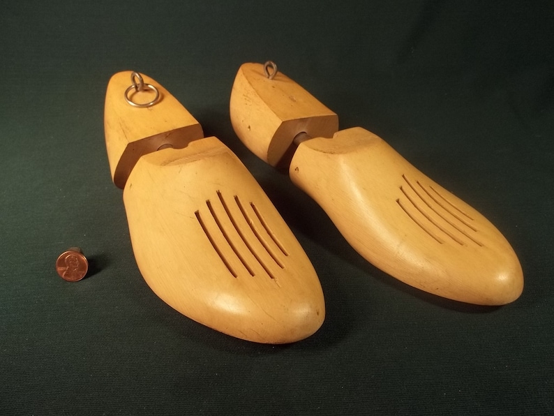Wood Shoe Keeppers Vintage Old Collectible * Shoe Tree Size 8 Yugoslavia Earl Naturals