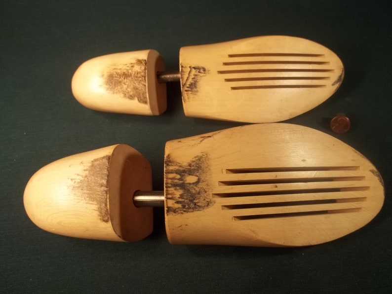 Wood Shoe Keeppers Vintage Old Collectible * Shoe Tree Size 8 Yugoslavia Earl Naturals