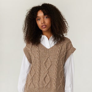 Brown chunky knit sweater vest from alpaca wool for women, gift for mom, oversized sweater, cable knit jumper, custom gift for her image 2