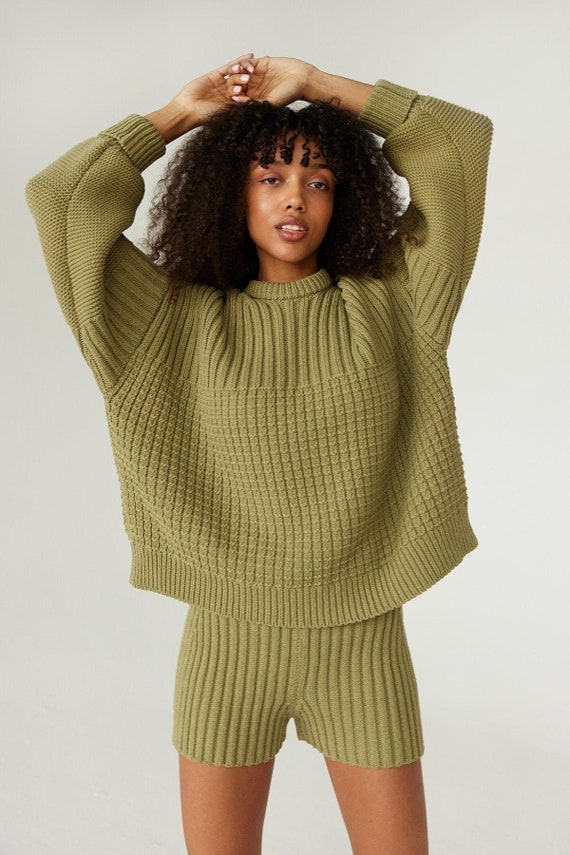 Olive Green Minimalist Chunky Knit 