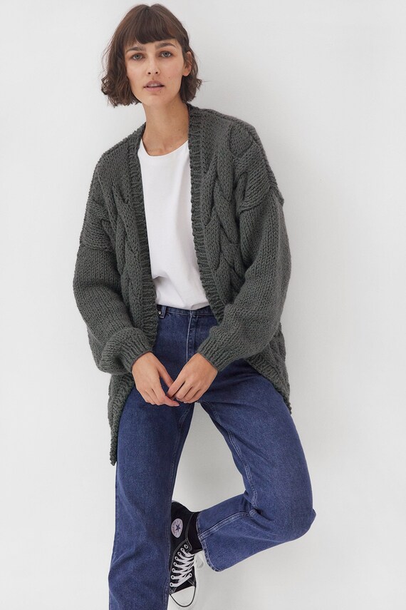 TheKnottyOnes Emerald Green Handmade Cable Knit Cardigan, Chunky Knit Cardigan Bomber, Perfect Fall Clothing, Cozy Oversized Alpaca Wool Cardigan