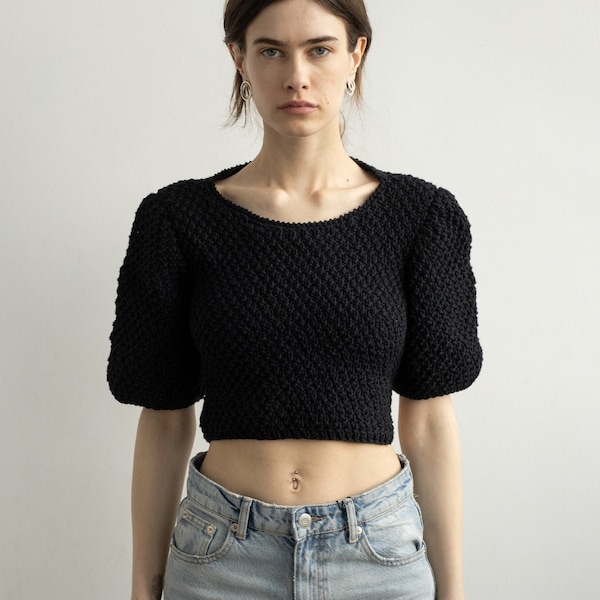 Handgestricktes Oberteil mit offenem Rücken für Frauen, minimalistisches Leinen Crop Top, 80er Jahre Kleidung, Puffärmelbluse zum Binden, Geschenk für Brautjungfer, Winterstrick