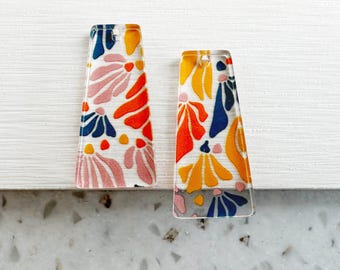 Floral Acrylic Earring Blanks: Daisy Print Pendants (4pcs)