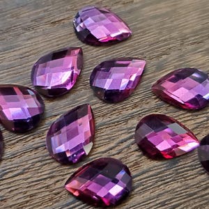 Purple and pink Ombre multifaceted 10x14mm resin teardrops 10pcs (fits stainless steel trays)