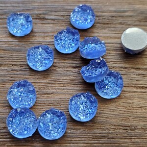 Cabochons bleus faux druzy : accessoires pour boucles d'oreilles en résine de 8 mm (10 pièces)