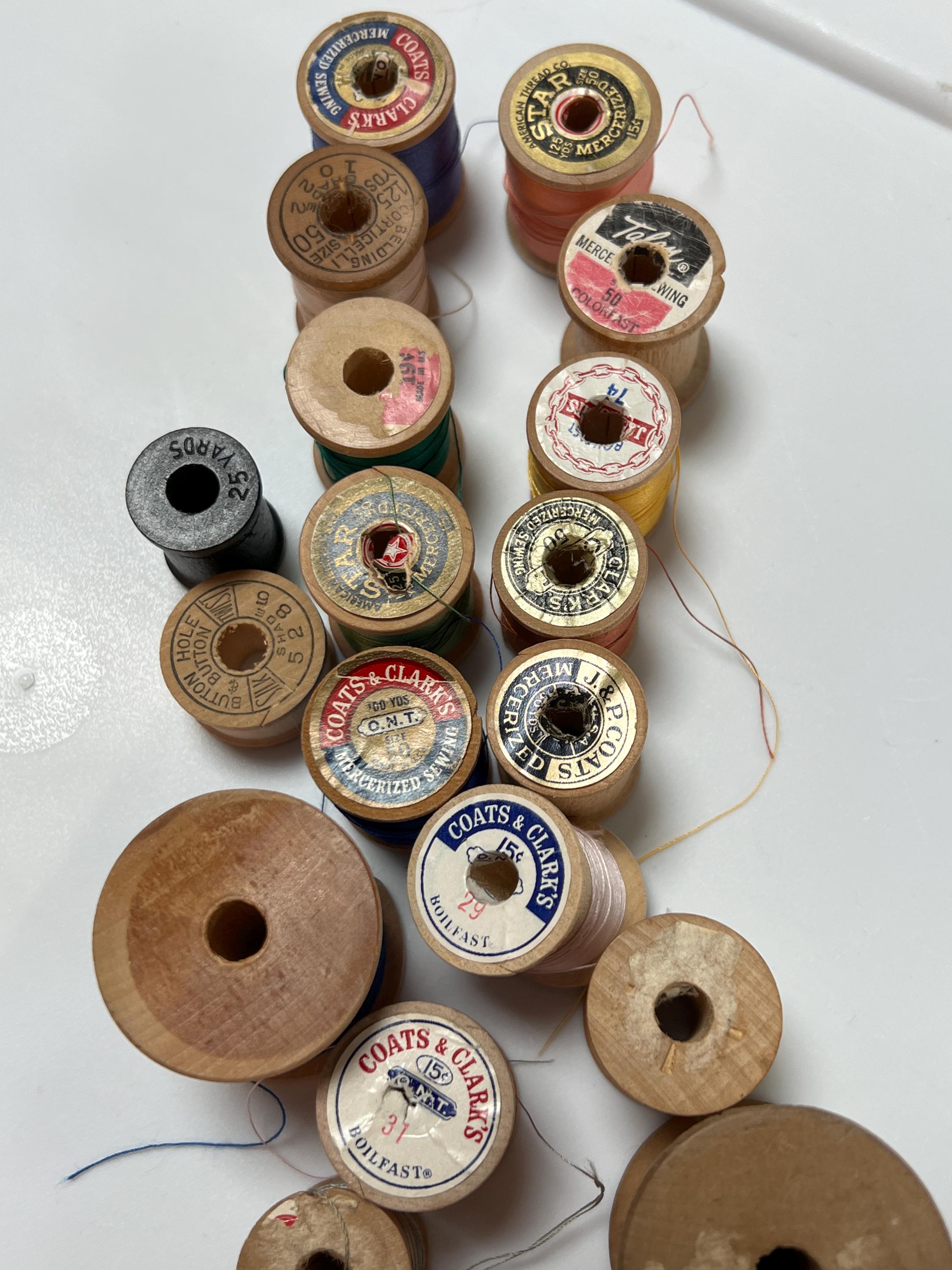 Vintage Wooden Spools Most With Thread On; 20 Spools; 3 Larger Rest Are ...