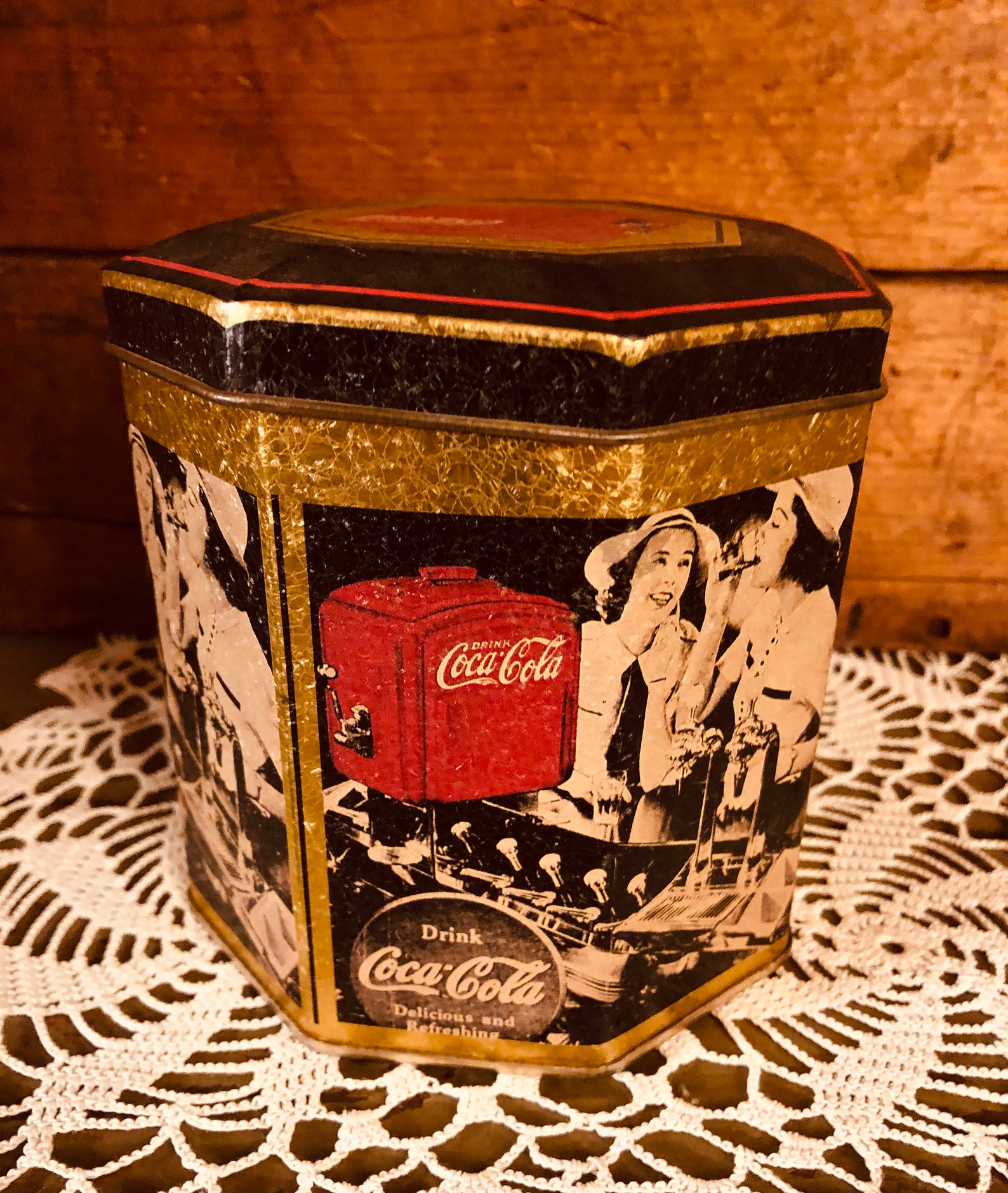 Collectible Tin Of Fried Chicken Flavored Candy - jjj88sx