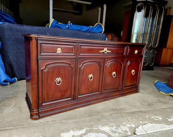 Vintage Henredon Cherry Wood Sideboard Antiqued Brass Hardware Regency Style Faux-Aged Finish Detail Terrific Quality