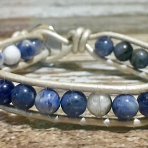 Sodalite Bracelet / Sodalite Jewelry / Healing Crystal Bracelet / Chakra Bracelet