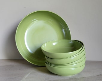Avocado Green Salad Bowl Set // Vintage American Melamine // Retro Dinnerware // Camping Glamping Chic