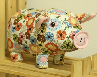 Stuffed piggy - PDF Sewing Pattern & Tutorial Softie Suffed animal/toy