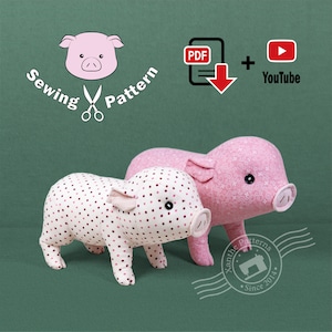 Peut inclure: Patron de couture pour un ourson en peluche rose. Le patron comprend un téléchargement PDF et un tutoriel YouTube. Deux oursons en peluche finis sont présentés, l'un avec des pois roses et l'autre avec un motif floral rose.