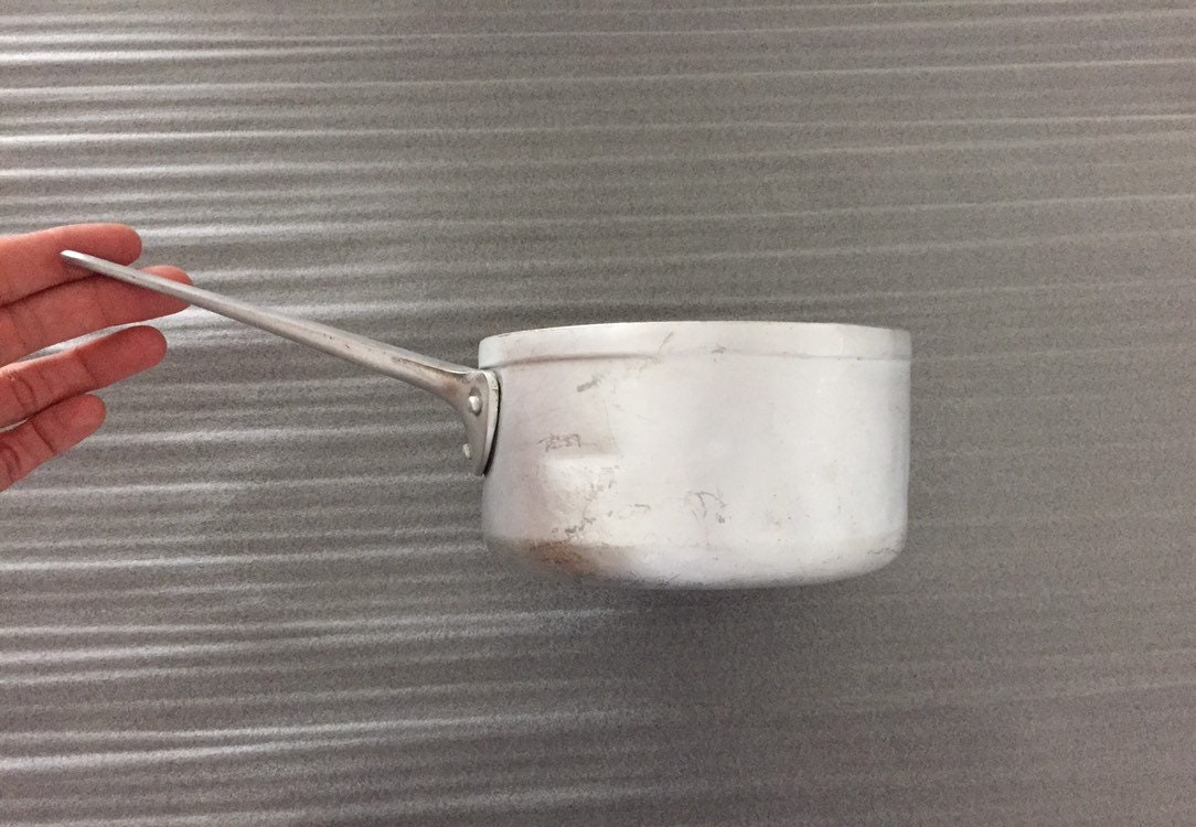 Casserole Ancienne en Metal Argent Diametre 14 cm