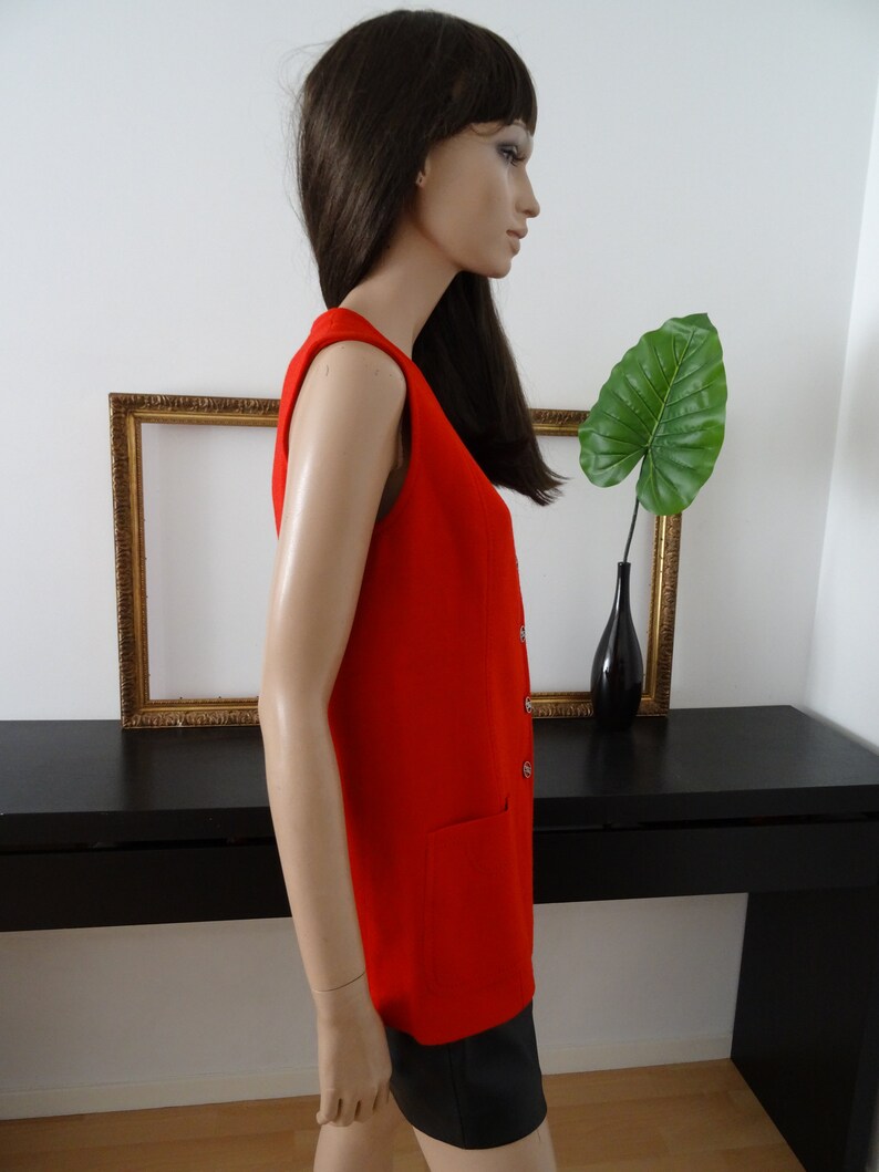 US 8 uk 12 Vintage red sleeveless vest size 40