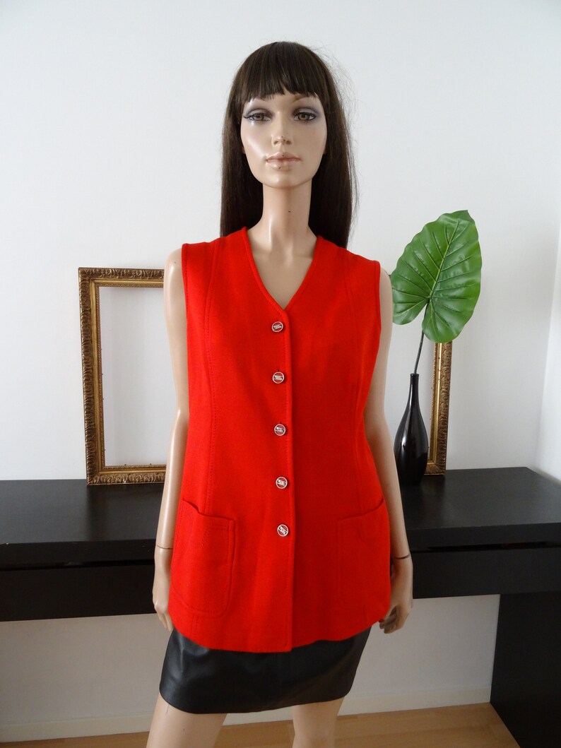US 8 uk 12 Vintage red sleeveless vest size 40