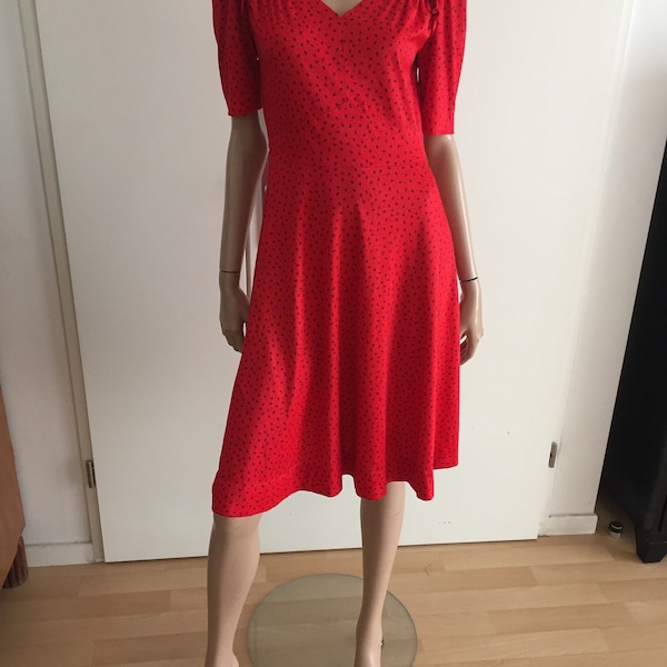 Robe vintage rouge noir  fait-main taille 38