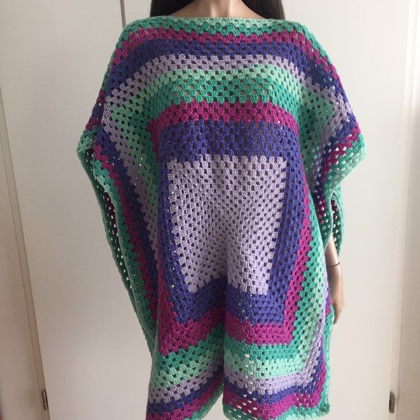 Poncho châle vintage fait-main multicolore violet vert lilas