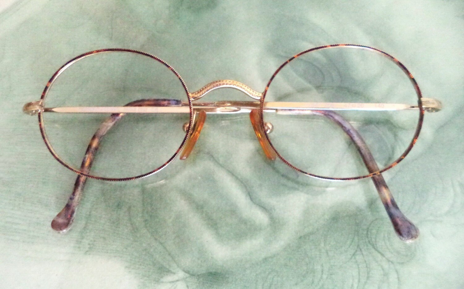 round gold wire glasses