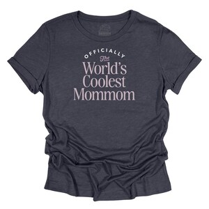 Mommom Shirt Gift Present T-Shirt Tee for Birthday, Christmas or Announcements Women’s Mommom's Crew Neck Cool Gift Idea for Mommom