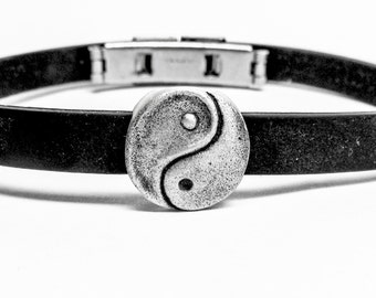 YIN YANG/Opposites Complete, LifeLinks Bracelets By Link Wachler. Plata de ley sobre pulsera de goma. Simbólico, Espiritual, Inspirador.