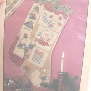 Vintage Patchwork Stocking Pattern, Hung by the Chimney, Hanging Mantel Stocking DIY, NotOnlyButtons immagine 2