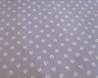 Tela de color lila con flores blancas de Peter Pan Fabrics Inc., 112 cm de ancho, cortada a medida, NotOnlyButtons
